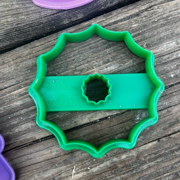 VINTAGE WILTON ASSORTED COOKIE CUTTER BUNDLE OF 8 - Picture 5 of 10